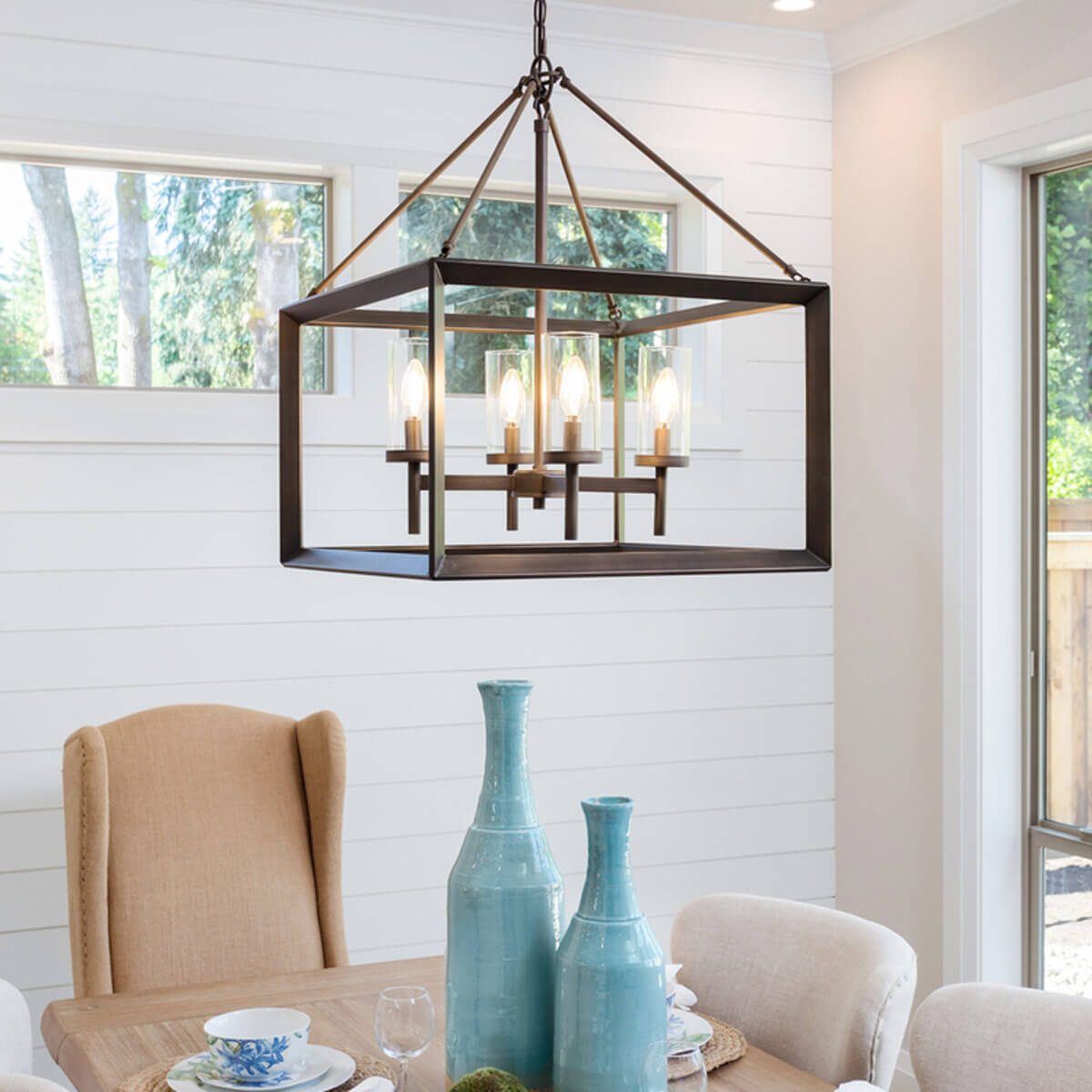 shutterstock_654218233 rectangle square pendant light dining room